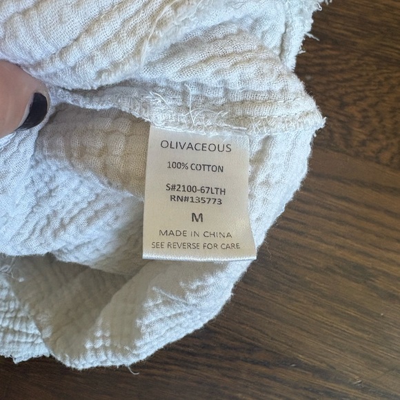 Olivaceous white cropped top - Picture 4 of 4